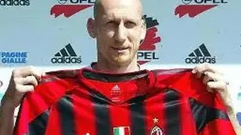 “前知名教练萨里闲赋在家，意甲执教动态引人瞩目”