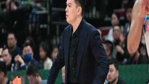 丹麦奥运冠军安赛龙因背伤手术修养，羽毛球赛场短期告别